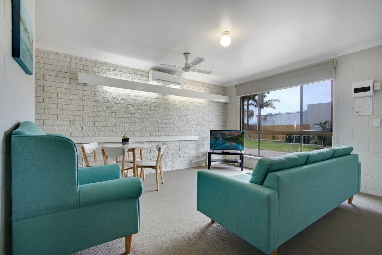 Hybiscus Waterfront Apartments เลคส์เอนทรานส์ ภายนอก รูปภาพ
